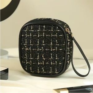 Tweed Wristlet Cosmetic Bag -Boutique-New! LAST ONE 🌶️